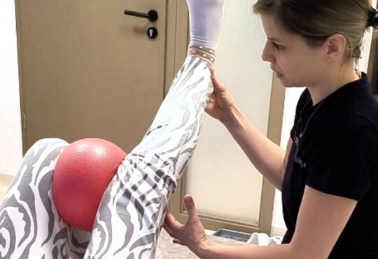 La rodilla está reemplazada, ¿entonces por qué sigue doliendo? Caso clínico tras prótesis de rodilla